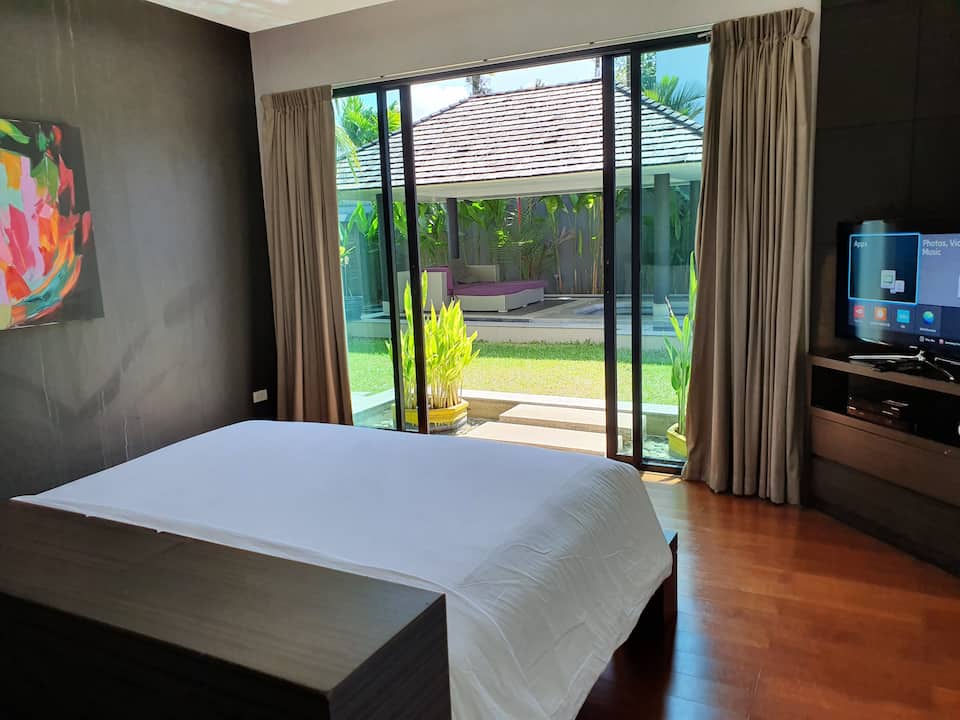 Eden villa phuket 泳池景卧室